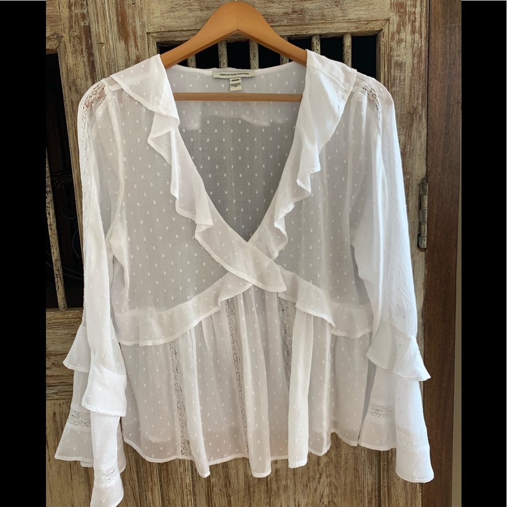 American Eagle flirty blouse